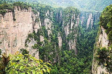 三下悠亚电影,奇幻电影世界，导演你的传奇之旅-1