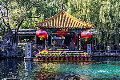 贪婪洞窟寰宇套和阿勒兹套哪个好,游戏装备大比拼：谁才是《贪婪洞窟》王道？-1