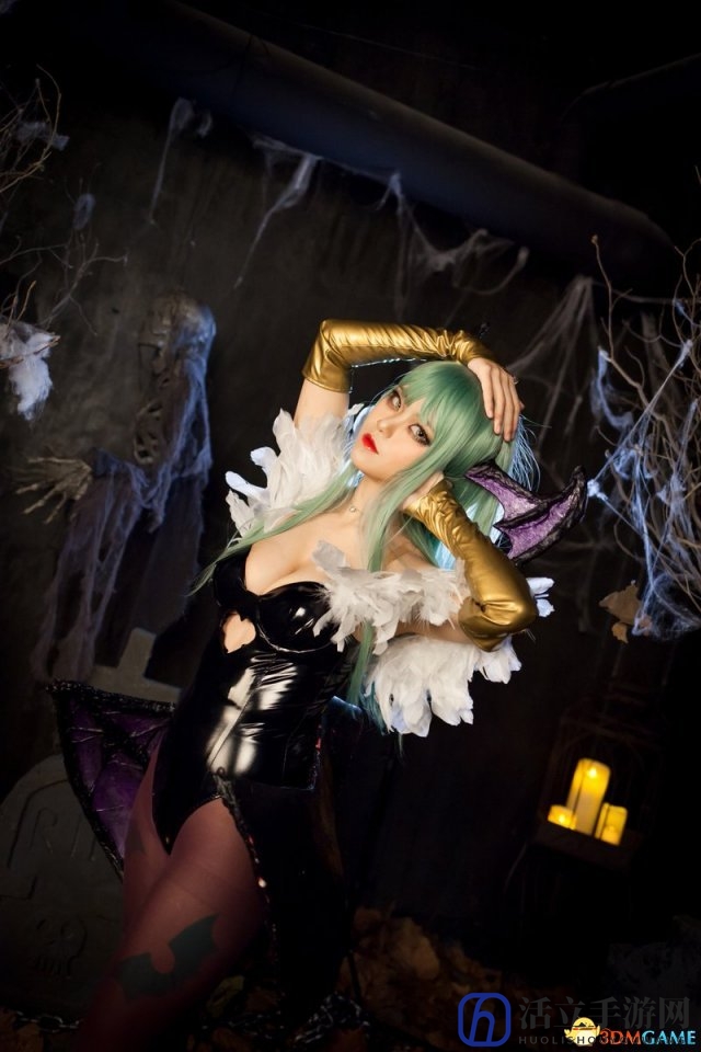 韩国萌妹COS《恶魔战士》莫妮卡 身材火爆撩人
