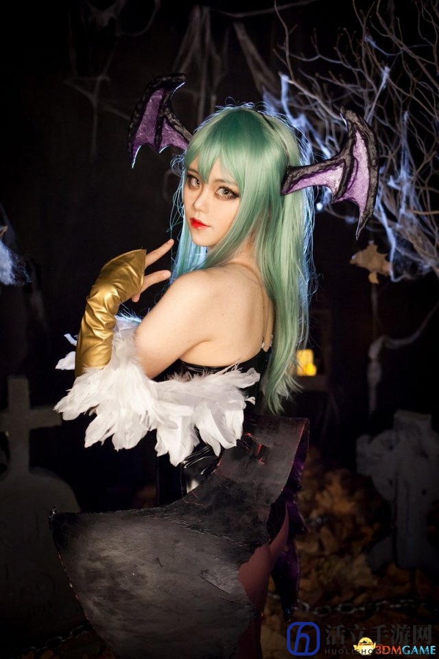 韩国萌妹COS《恶魔战士》莫妮卡 身材火爆撩人