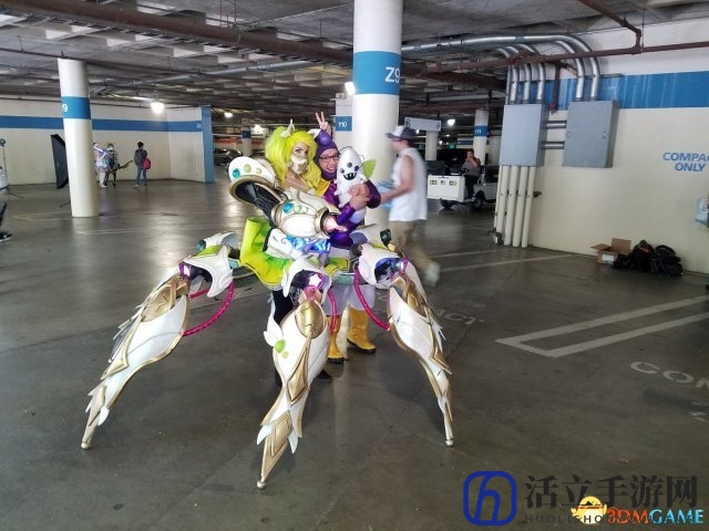 《LOL》