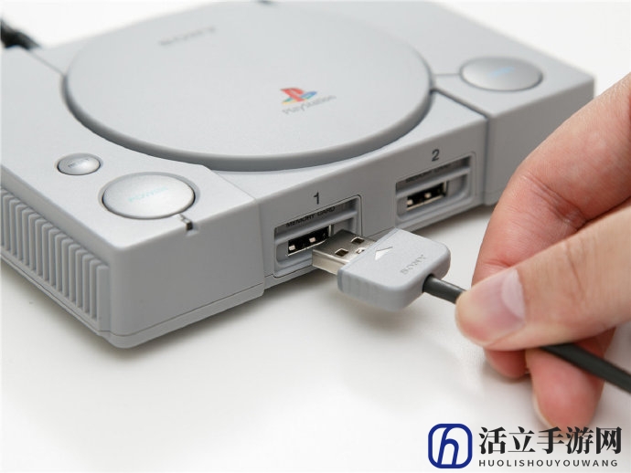 索尼迷你PS主机IGN 5.5分 装饰价值高于游戏价值