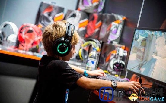 世界最大网吧震撼登场，逾两万台电脑齐开黑