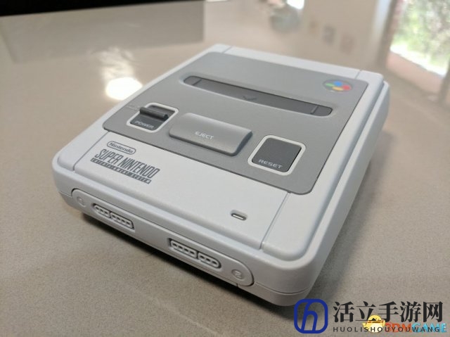 日本版SNES Classic开箱：唯一的不同就是包装不同