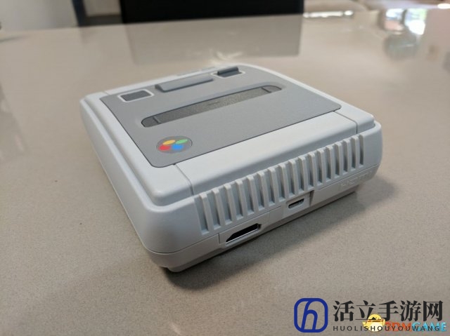 日本版SNES Classic开箱：唯一的不同就是包装不同