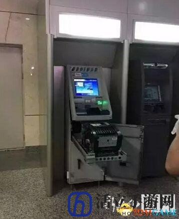 长春女子徒手拆ATM提款机：银行都惊呆了